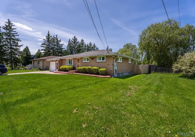 Homes for sale in Cheektowaga, NY | 638 Borden Rd, Cheektowaga, NY 14227 | MLS# B1683926