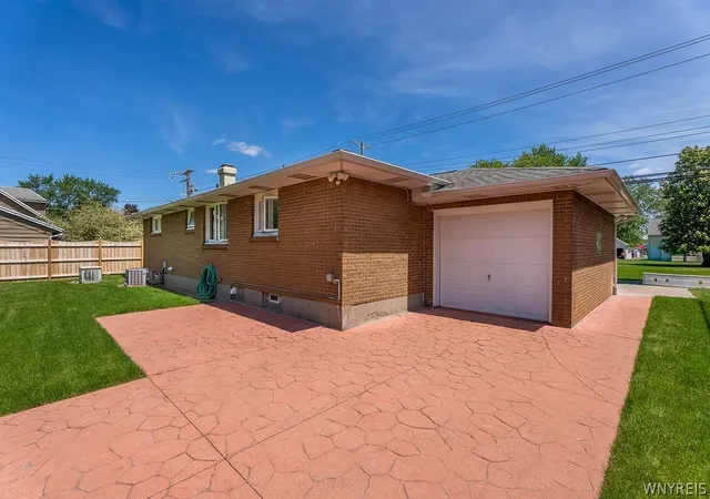 Homes for sale in Cheektowaga, NY | 638 Borden Rd, Cheektowaga, NY 14227 | MLS# B1683926