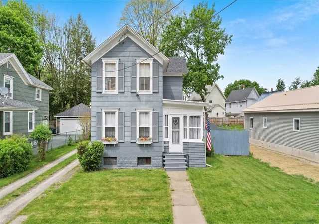 2nd image of 20 Cherry St, Oneonta, NY 13820 | MLS# R1680885