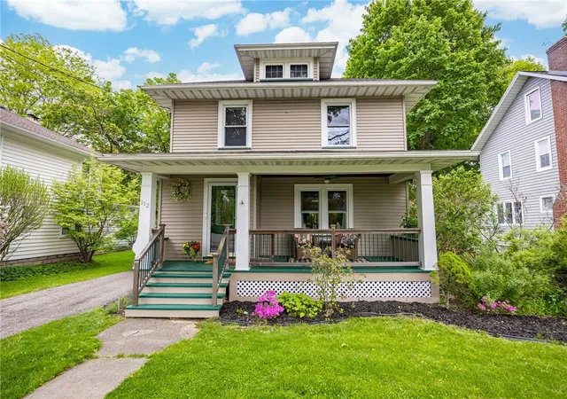 1st image of 112 S Main St, Pittsford, NY 14534 | MLS# R1682019