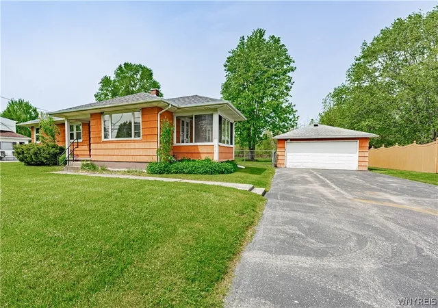 4th image of 7132 Nash Rd, Wheatfield, NY 14120 | MLS# B1683705