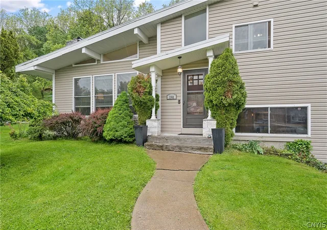 Homes for sale in De Witt, NY | 246 Waldorf Pkwy, De Witt, NY 13224 | MLS# S1682334