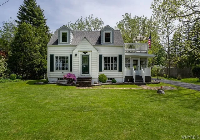1st image of 4669 Lower River Rd, Lewiston, NY 14092 | MLS# B1683916