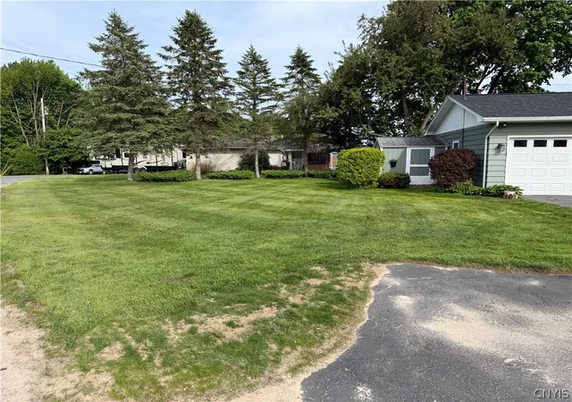 Homes for sale in Minetto, NY | 53 Ridgeway Sites Ave, Minetto, NY 13126 | MLS# S1684154