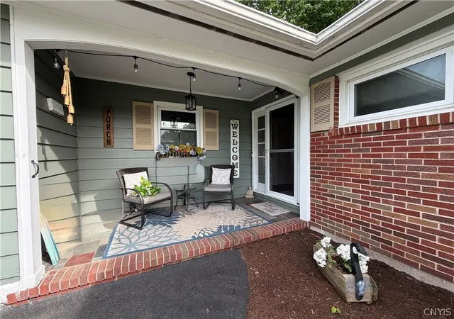 Homes for sale in Minetto, NY | 53 Ridgeway Sites Ave, Minetto, NY 13126 | MLS# S1684154