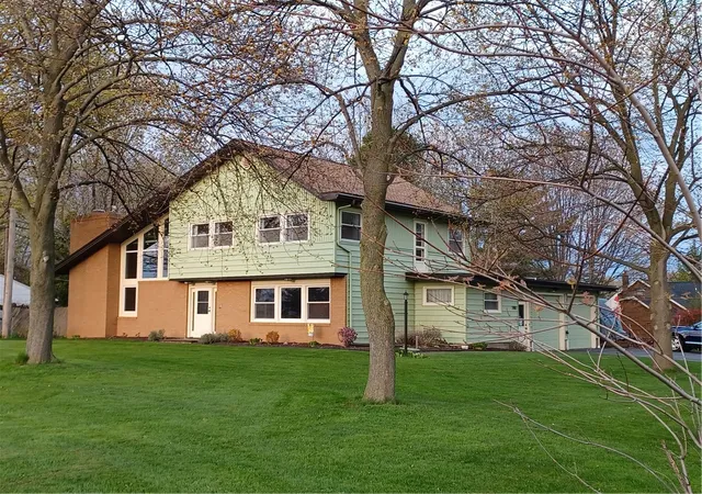 Homes for sale in Henrietta, NY | 790 Pinnacle Rd, Henrietta, NY 14534 | MLS# R1678744