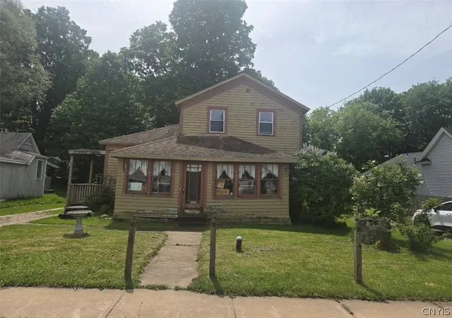 Homes for sale in Fulton, NY | 816 Utica St, Fulton, NY 13069 | MLS# S1684221