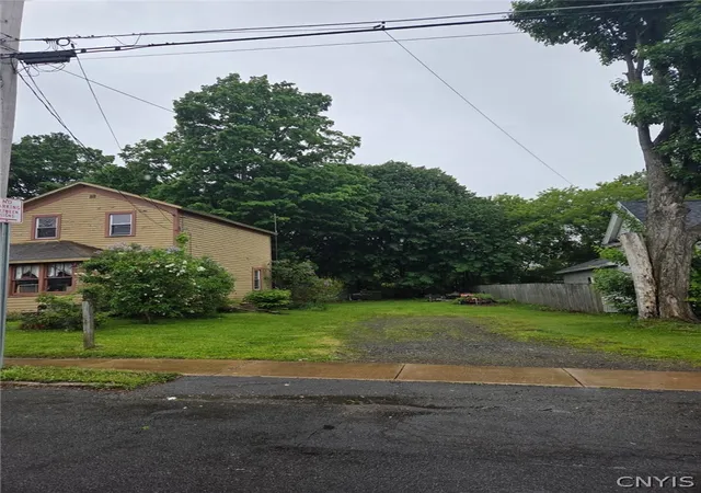 Homes for sale in Fulton, NY | 816 Utica St, Fulton, NY 13069 | MLS# S1684221