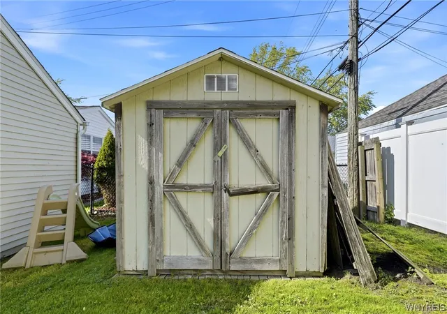 45th image of 265 Blackstone Blvd, Tonawanda, NY 14150 | MLS# B1681570