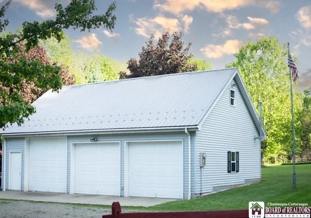 4th image of 96 Coleman Rd, Jamestown, NY 14701 | MLS# R1684259