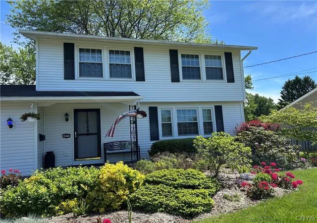 4th image of 4922 Merrill Dr, Salina, NY 13088 | MLS# S1684316