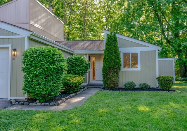 Homes for sale in Perinton, NY | 11 Hanningfield Cir, Perinton, NY 14450 | MLS# R1684201
