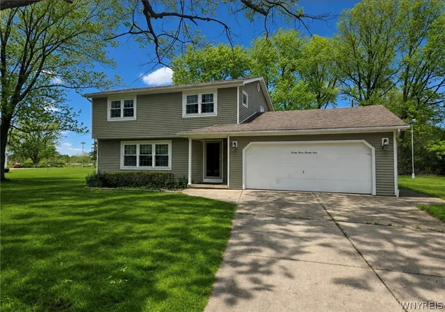 Homes for sale in Grand Island, NY | 3329 Whitehaven Rd, Grand Island, NY 14072 | MLS# B1684302