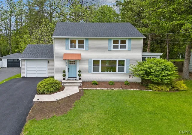 Homes for sale in Manlius, NY | 112 Concord Pl, Manlius, NY 13066 | MLS# S1669868