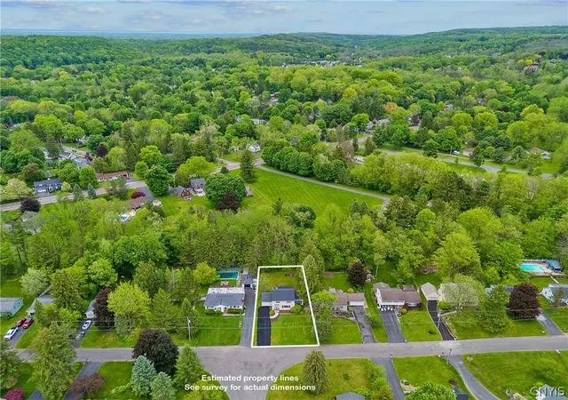 Homes for sale in Manlius, NY | 112 Concord Pl, Manlius, NY 13066 | MLS# S1669868