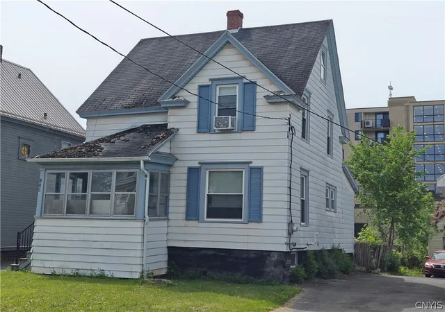 3rd image of 139 Seeley Ave, Syracuse, NY 13205 | MLS# S1683404