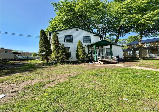 Homes for sale in Auburn, NY | 121 Osborne St, Auburn, NY 13021 | MLS# S1684383