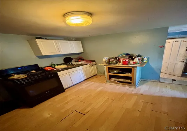 Listing Photo 4 - Condo for sale in building located at 121 Osborne St, Auburn, NY 13021