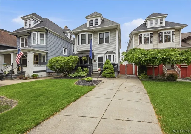 Homes for sale in Buffalo, NY | 684 Mckinley Pkwy, Buffalo, NY 14220 | MLS# B1684319