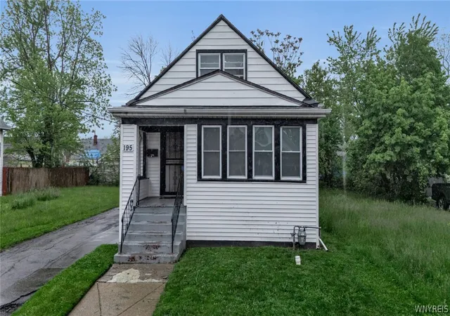 Homes for sale in Buffalo, NY | 195 Stevens Ave, Buffalo, NY 14215 | MLS# B1684365