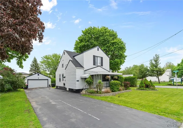 Homes for sale in Lancaster, NY | 372 Aurora St, Lancaster, NY 14086 | MLS# B1683736