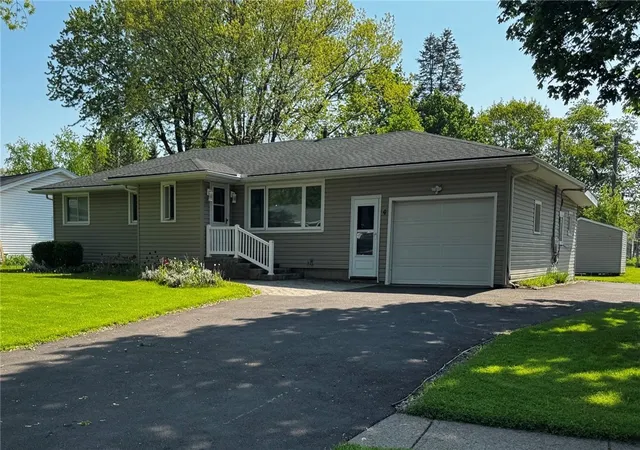 Photo 1 of Sale Pending at 4 Capri Dr, Rochester, NY 14624 | MLS# R1682600 | Listing updated on 2026-07-15