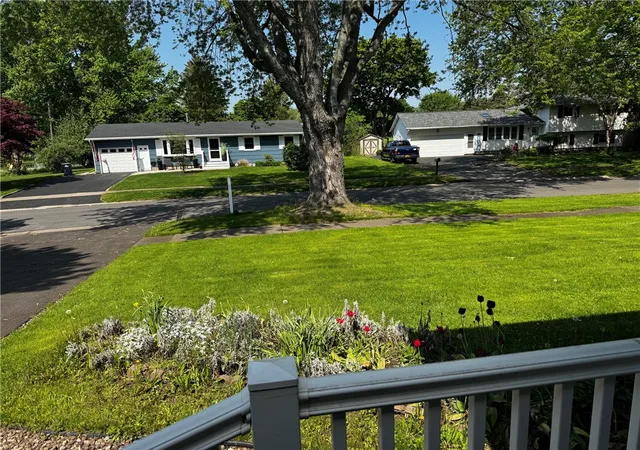 Photo 4 of Sale Pending at 4 Capri Dr, Rochester, NY 14624 | MLS# R1682600 | Listing updated on 2026-07-15