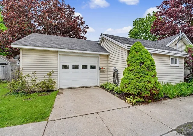 Homes for sale in Arcade, NY | 88 E Main St, Arcade, NY 14009 | MLS# B1684016