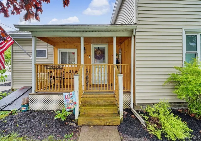 Homes for sale in Arcade, NY | 88 E Main St, Arcade, NY 14009 | MLS# B1684016
