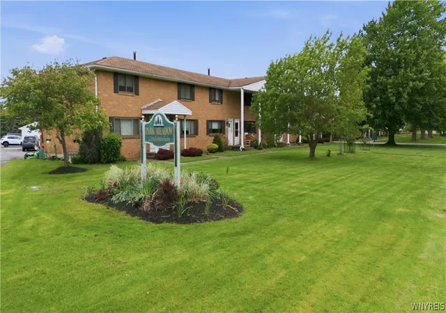 3rd image of 1717 Orchard Park Rd, Buffalo, NY 14224 | MLS# B1684430