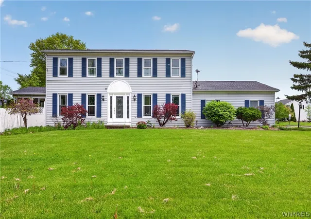 1st image of 1995 Creekside Dr, Grand Island, NY 14072 | MLS# B1683663