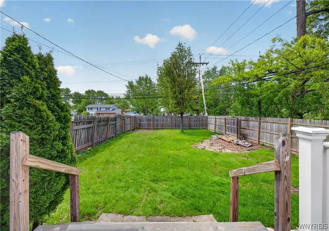 43rd image of 1995 Creekside Dr, Grand Island, NY 14072 | MLS# B1683663