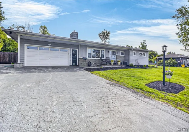 Homes for sale in New Hartford, NY | 37 Taber Rd, New Hartford, NY 13413 | MLS# S1683082