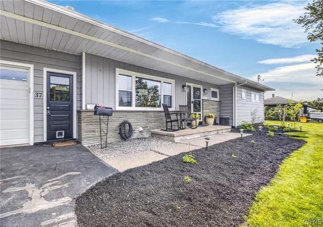 Homes for sale in New Hartford, NY | 37 Taber Rd, New Hartford, NY 13413 | MLS# S1683082