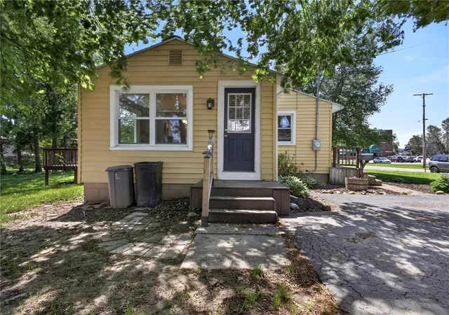 3rd image of 40 Henry St, Hilton, NY 14468 | MLS# R1677262
