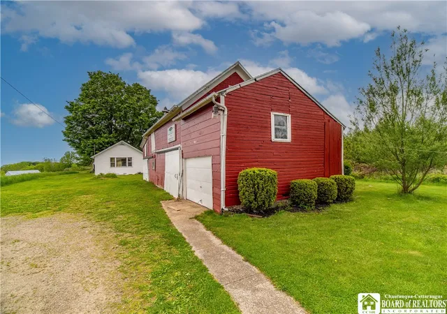 4th image of 3818 Lakeview Rd, Pomfret, NY 14063 | MLS# R1684438