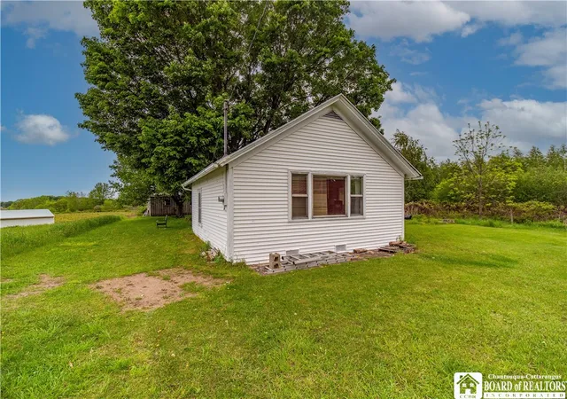 5th image of 3818 Lakeview Rd, Pomfret, NY 14063 | MLS# R1684438