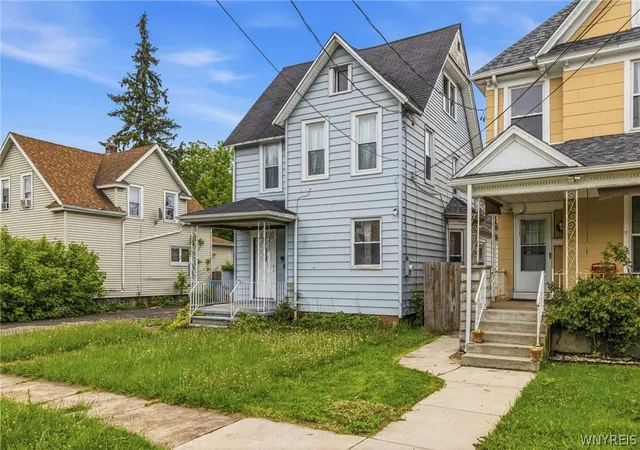 Homes for sale in Niagara Falls, NY | 1817 Ontario Ave, Niagara Falls, NY 14305 | MLS# B1684562