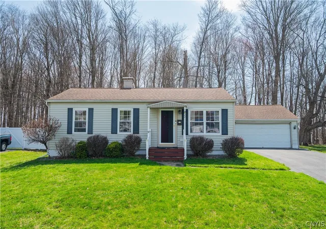 Homes for sale in Whitestown, NY | 22 Cedarbrook Crescent, Whitestown, NY 13492 | MLS# S1684581