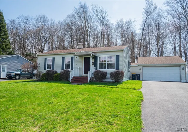 Homes for sale in Whitestown, NY | 22 Cedarbrook Crescent, Whitestown, NY 13492 | MLS# S1684581