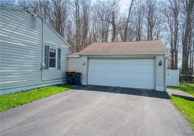 Homes for sale in Whitestown, NY | 22 Cedarbrook Crescent, Whitestown, NY 13492 | MLS# S1684581