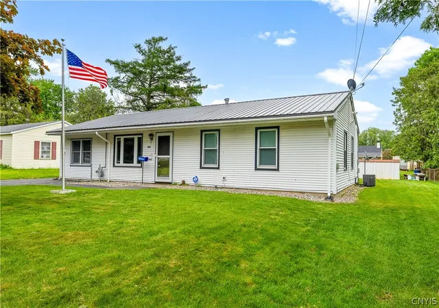 1st image of 402 Richmond Rd, Utica, NY 13502 | MLS# S1684602