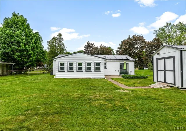 4th image of 402 Richmond Rd, Utica, NY 13502 | MLS# S1684602