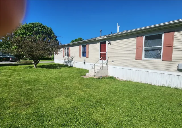 2nd image of 16 Meadowlark Dr, Avon, NY 14414 | MLS# R1683764