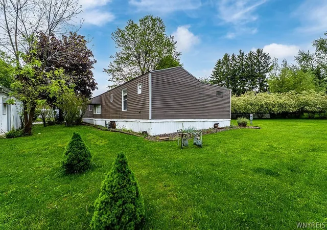 Homes for sale in Cheektowaga, NY | 25 Jenny Ct, Cheektowaga, NY 14225 | MLS# B1684637