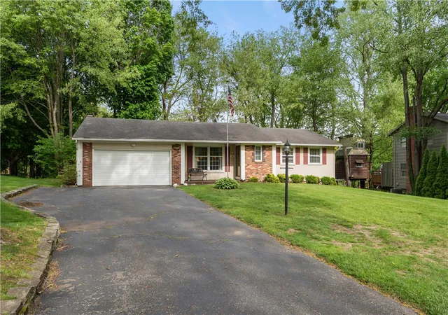 2nd image of 62 Gateway Rd, Chili, NY 14624 | MLS# R1683054