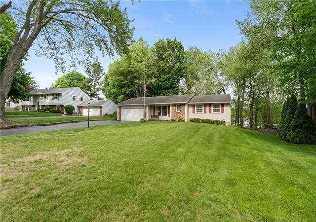 3rd image of 62 Gateway Rd, Chili, NY 14624 | MLS# R1683054
