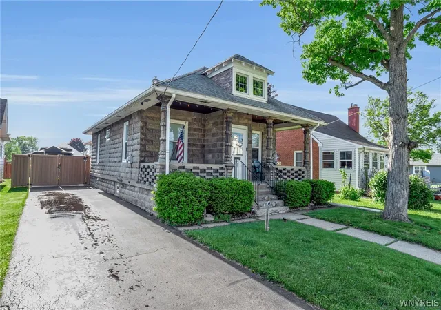 2nd image of 339 Aurora St, Lancaster, NY 14086 | MLS# B1684455