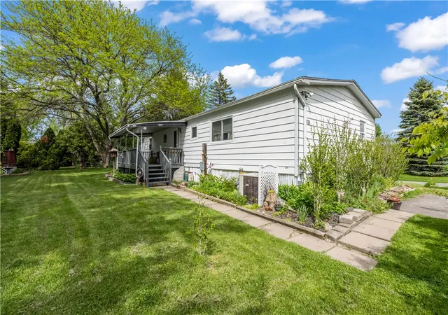 Homes for sale in Hamlin, NY | 728 Bass Run Ln, Hamlin, NY 14464 | MLS# R1684669