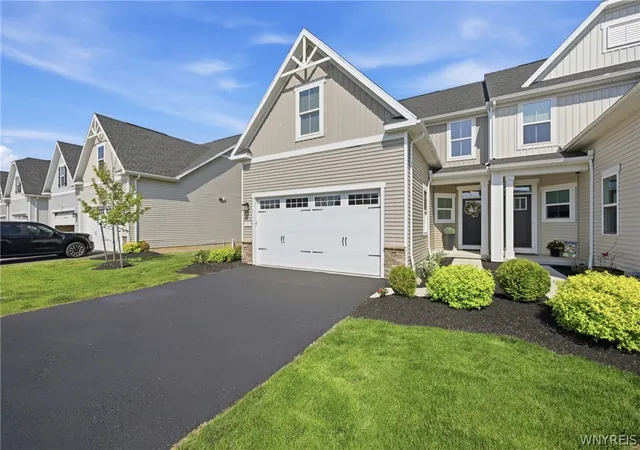 Homes for sale in Grand Island, NY | 155 Sandstone Cir, Grand Island, NY 14072 | MLS# B1683502